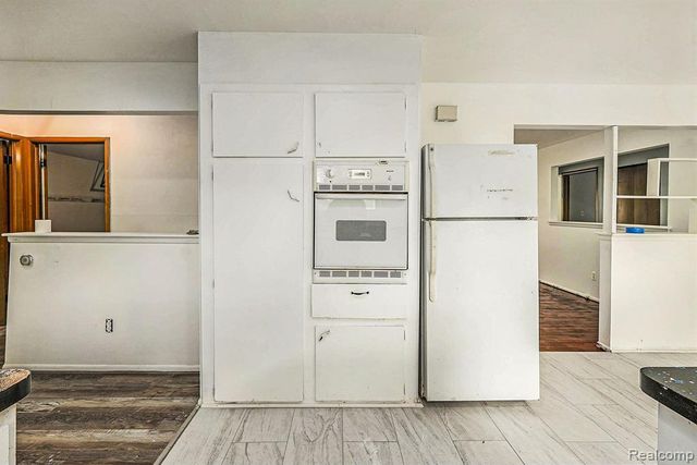 29229 Van Laan Drive, Warren, MI 48092