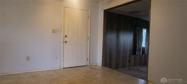 29 Elm Street, Jamestown Vlg, OH 45335