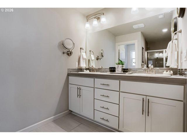 1464 18TH Ave, Forest Grove, OR 97116