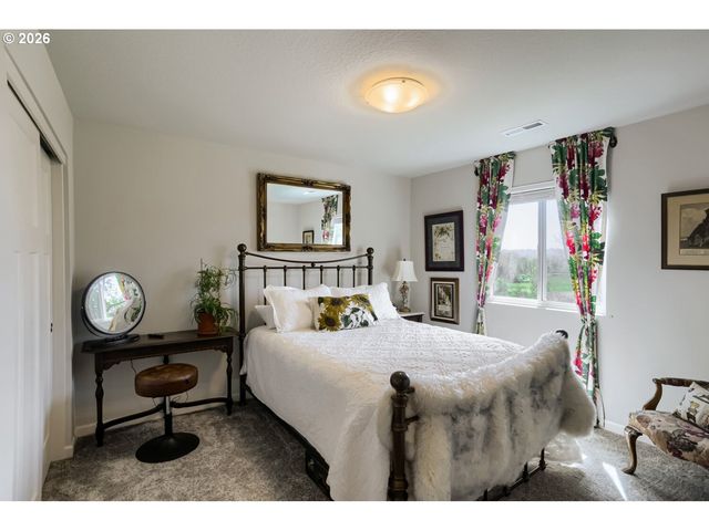 1464 18TH Ave, Forest Grove, OR 97116