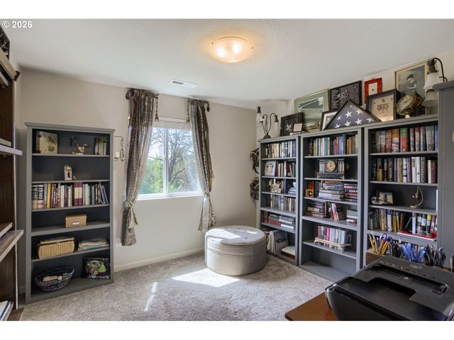 1464 18TH Ave, Forest Grove, OR 97116