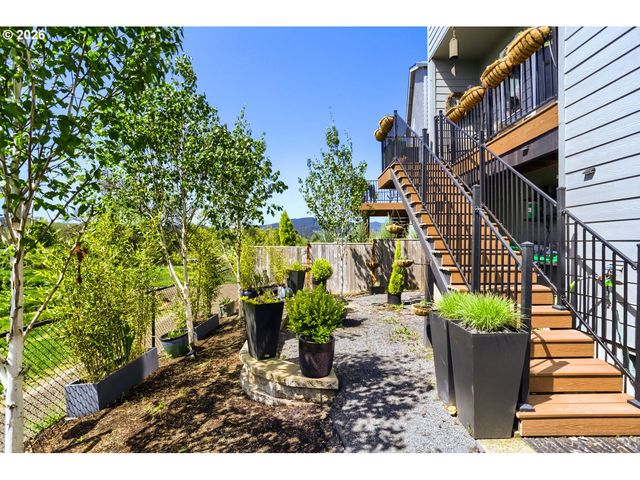 1464 18TH Ave, Forest Grove, OR 97116