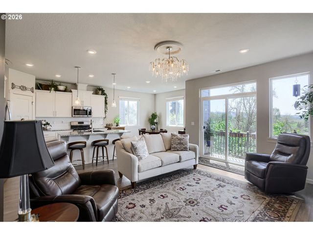 1464 18TH Ave, Forest Grove, OR 97116