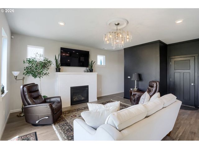 1464 18TH Ave, Forest Grove, OR 97116