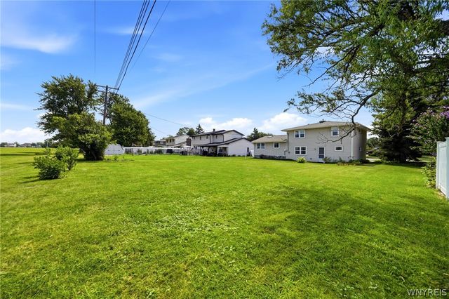 82 Impala Parkway, Lancaster, NY 14086