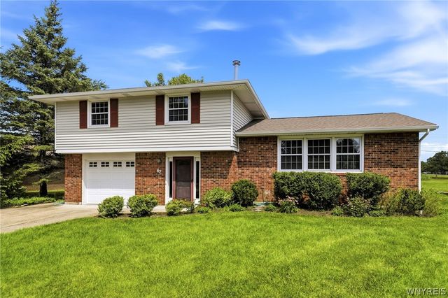 82 Impala Parkway, Lancaster, NY 14086