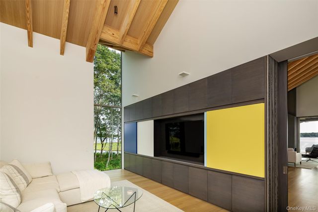 47L S Ferry Road, Shelter Island, NY 11964