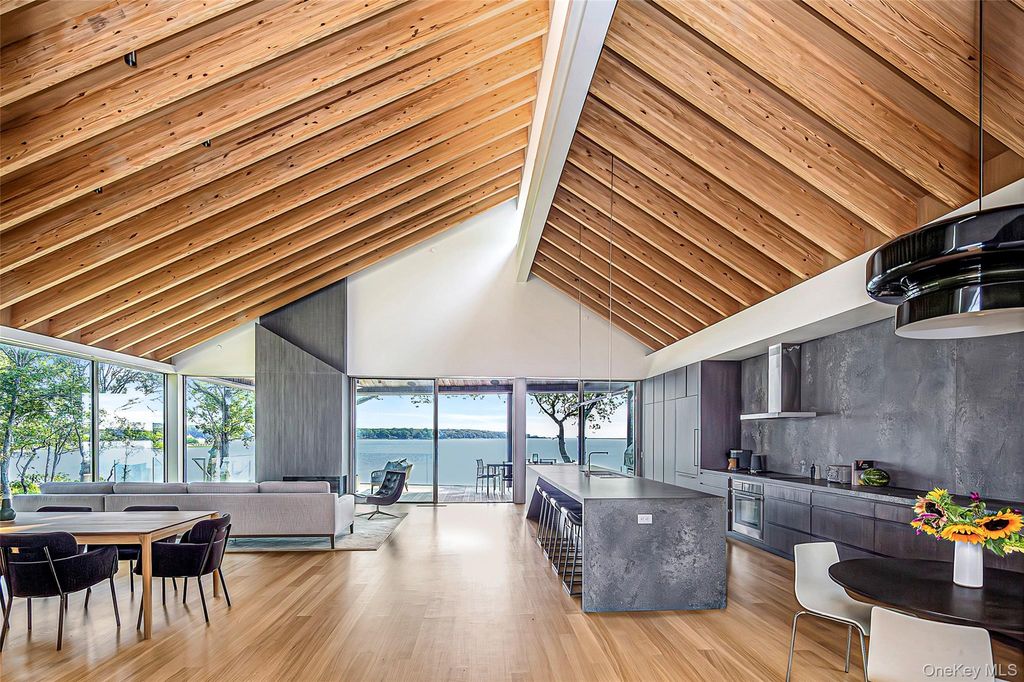 47L S Ferry Road, Shelter Island, NY 11964