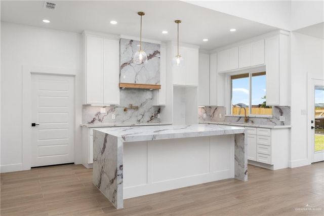 9517 Lake John Court, Los Fresnos, TX 78566