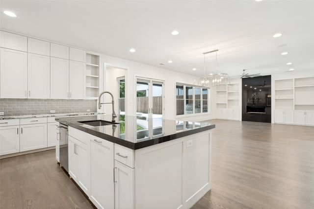 7714 Roper Street, Dallas, TX 75209