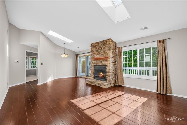 868 Quin Court 201, Naperville, IL 60563