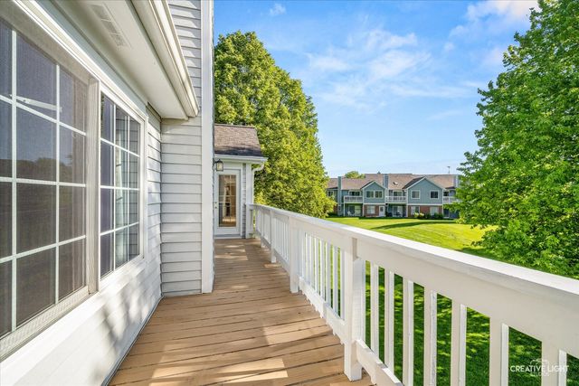 868 Quin Court 201, Naperville, IL 60563