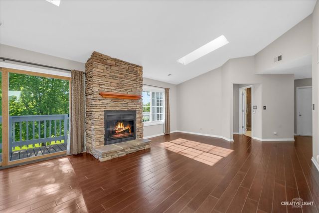 868 Quin Court 201, Naperville, IL 60563