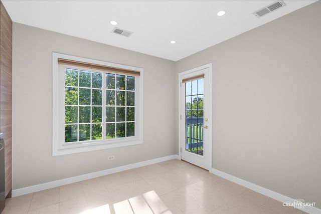 868 Quin Court 201, Naperville, IL 60563