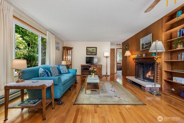 2430 197th Place SW, Lynnwood, WA 98036