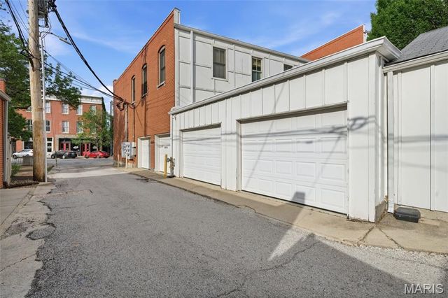 1912 Park Avenue C, St Louis, MO 63104