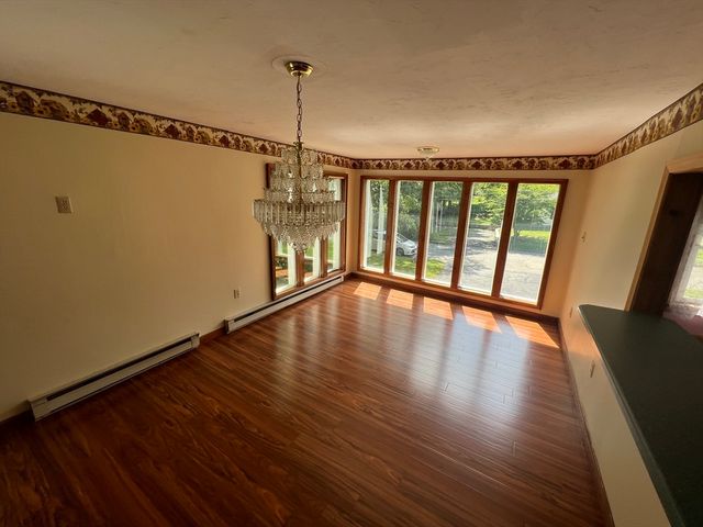 7 W Hill Ter, Worcester, MA 01609