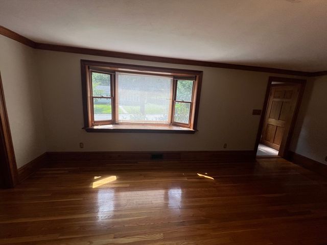 7 W Hill Ter, Worcester, MA 01609