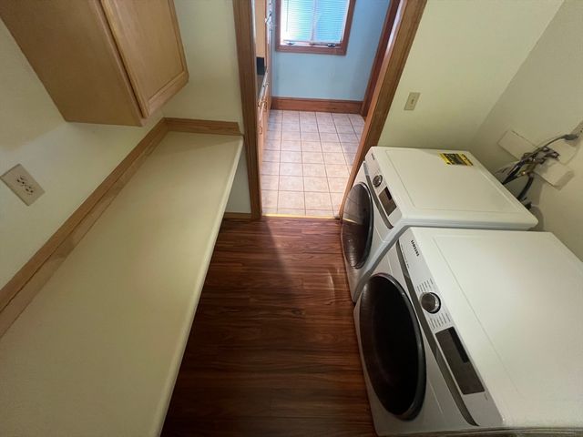 7 W Hill Ter, Worcester, MA 01609