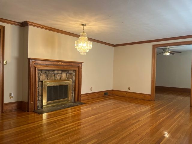 7 W Hill Ter, Worcester, MA 01609