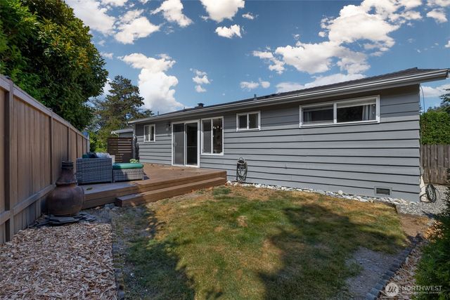 10527 Beardslee Boulevard, Bothell, WA 98011