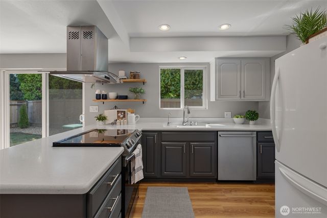 10527 Beardslee Boulevard, Bothell, WA 98011