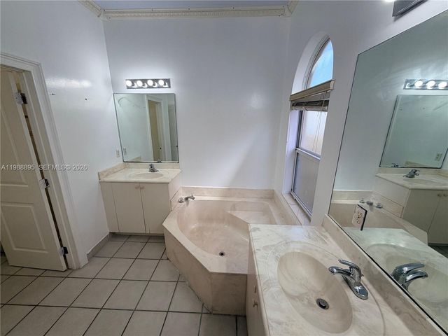 4110 NE 22nd Ct, Homestead, FL 33033