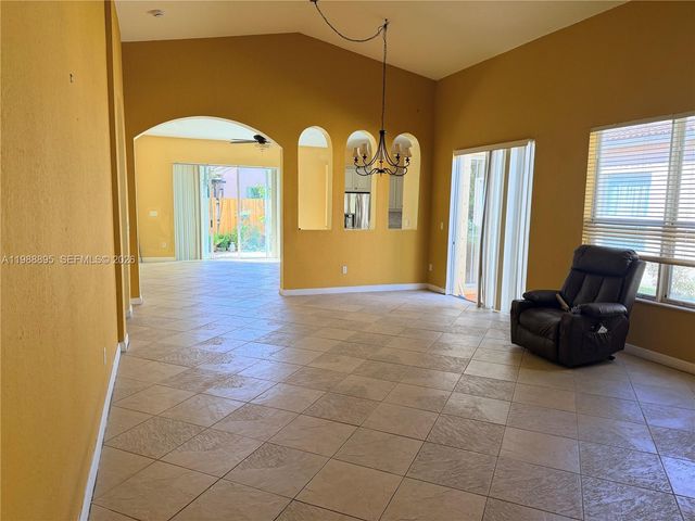 4110 NE 22nd Ct, Homestead, FL 33033