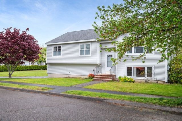 7 Nells Pond Rd, Lynn, MA 01904