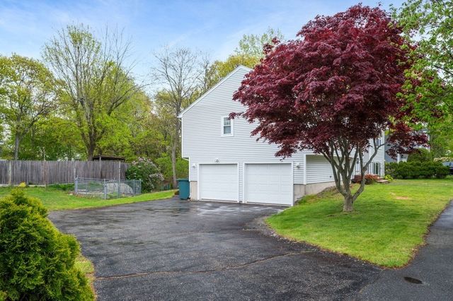 7 Nells Pond Rd, Lynn, MA 01904