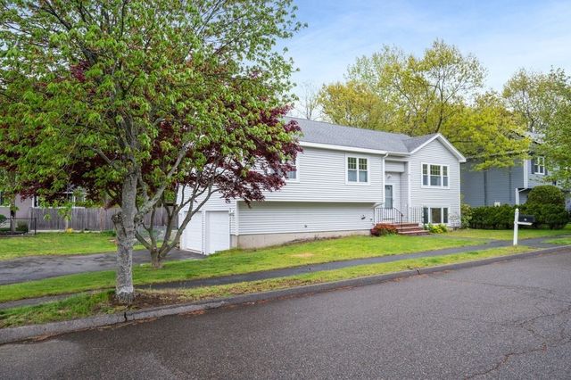 7 Nells Pond Rd, Lynn, MA 01904