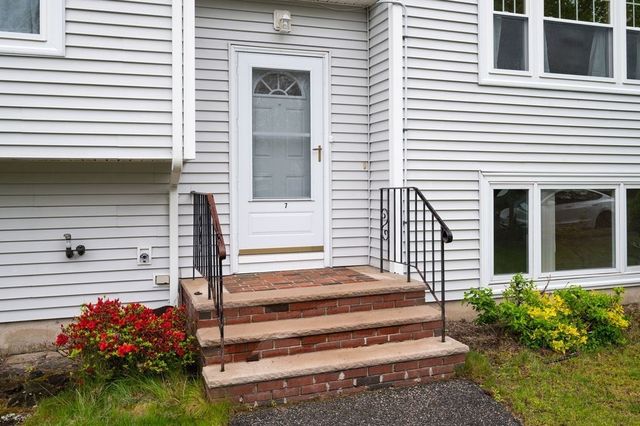7 Nells Pond Rd, Lynn, MA 01904