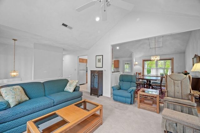 7 Nells Pond Rd, Lynn, MA 01904