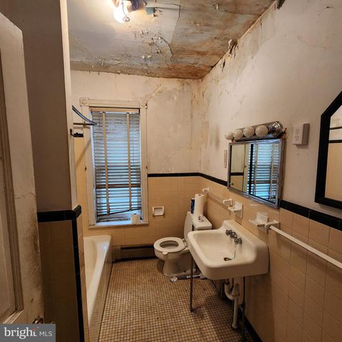 2318 N MARKET ST, Wilmington, DE 19802