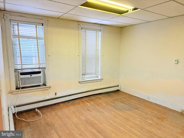 2318 N MARKET ST, Wilmington, DE 19802