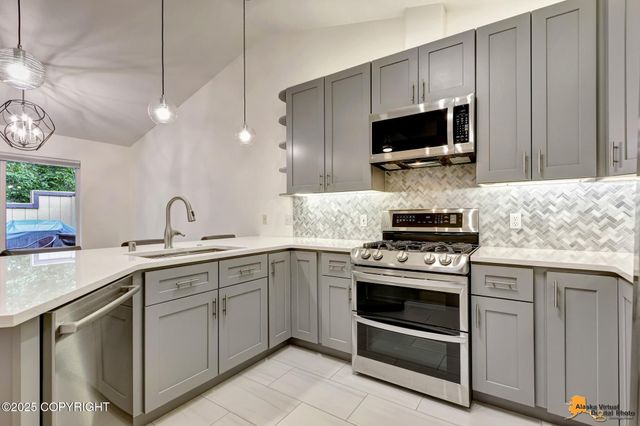 7862 Spruce Street, 7B, Anchorage, AK 99507