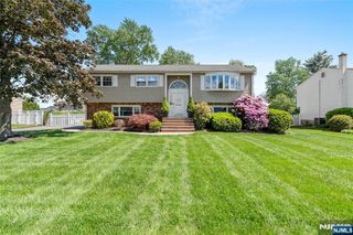 43 Donna Drive, Fairfield, NJ 07004