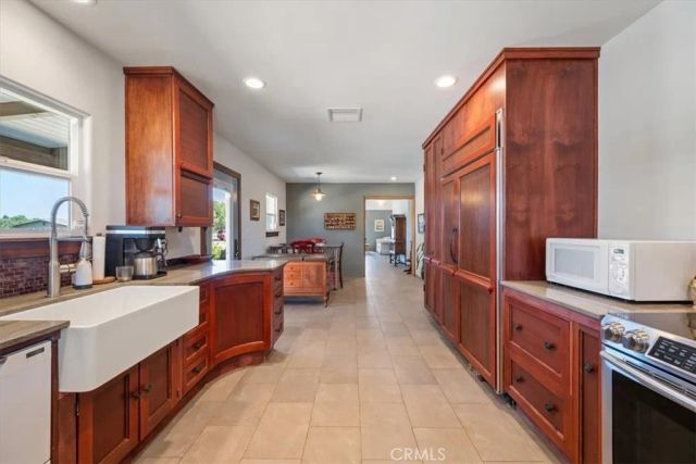 7865 Airport, Paso Robles, CA 93446