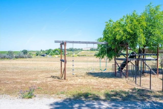 7865 Airport, Paso Robles, CA 93446