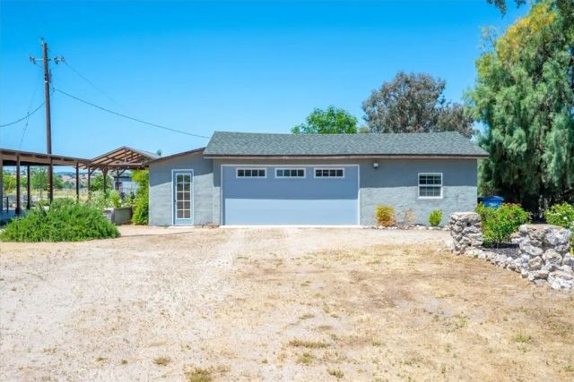 7865 Airport, Paso Robles, CA 93446