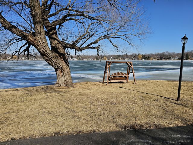 304 Hill Street, Wauconda, IL 60084