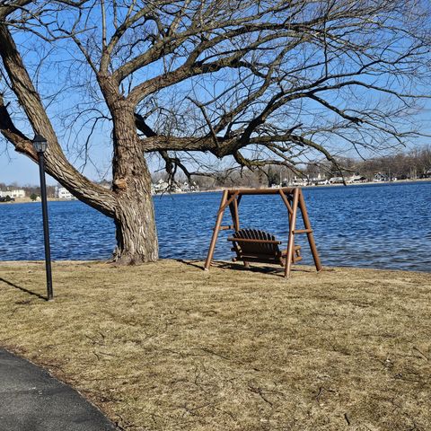 304 Hill Street, Wauconda, IL 60084