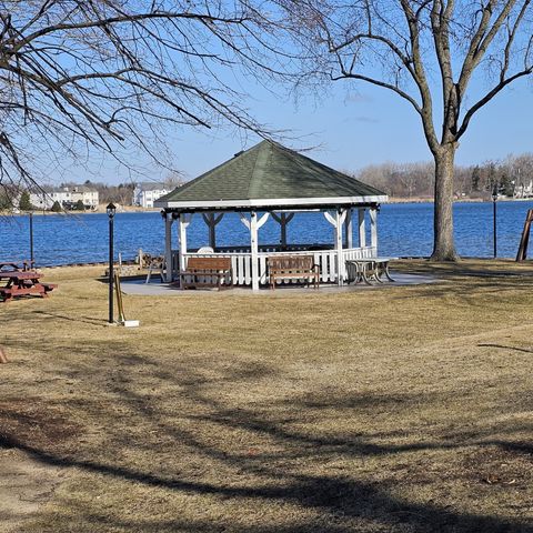 304 Hill Street, Wauconda, IL 60084