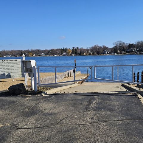 304 Hill Street, Wauconda, IL 60084