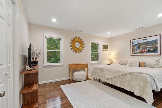 25 Pickman Dr, Bedford, MA 01730