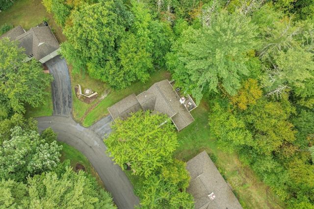 25 Pickman Dr, Bedford, MA 01730