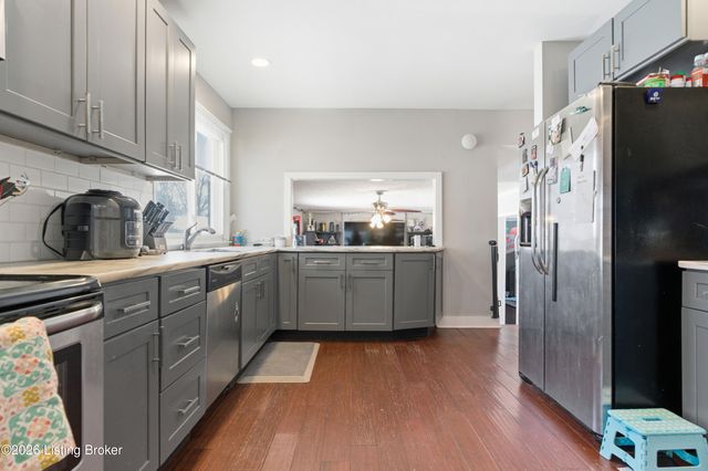 3301 Stony Brook Dr, Jeffersontown, KY 40299