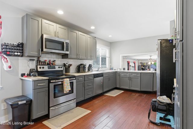 3301 Stony Brook Dr, Jeffersontown, KY 40299