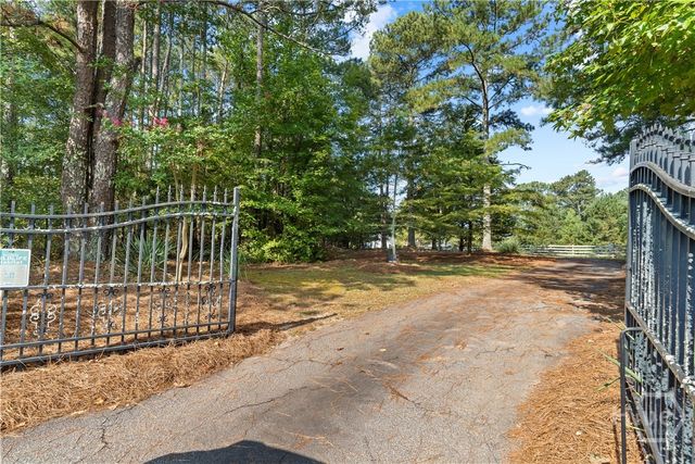 5145 Kent Rock Road, Loganville, GA 30052