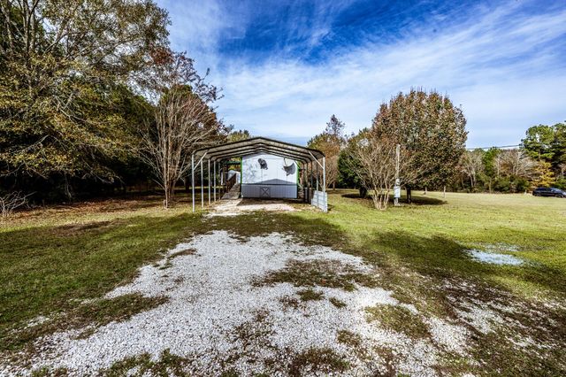 400 Marina Drive, Trinity, TX 75862